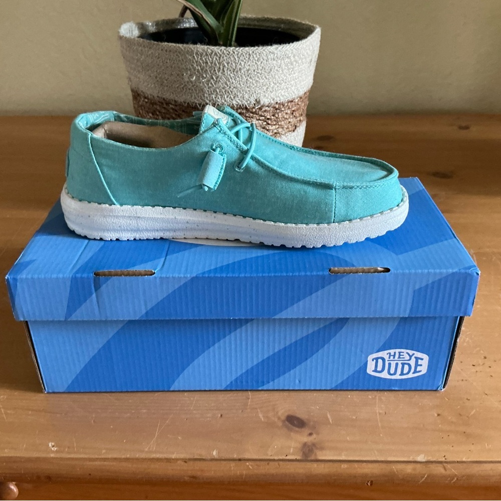 Hey Dude Wendy Canvas Teal Aqua Shoes size 6 NIB